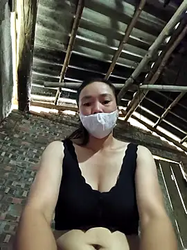 Snapshot of lily-00 chatting on 09-27-25, 03:34 lily-00 online show from 09-27-25, 03:34