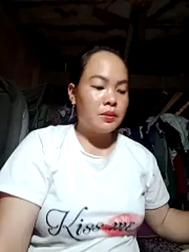 Snapshot of emilyzz chatting on 04-14-26, 01:10 emilyzz online show from 04-14-26, 01:10