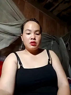 Snapshot of emilyzz chatting on 04-11-26, 01:48 emilyzz online show from 04-11-26, 01:48