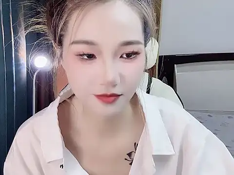 W-Sunflower online show from 10-31-25, 02:46