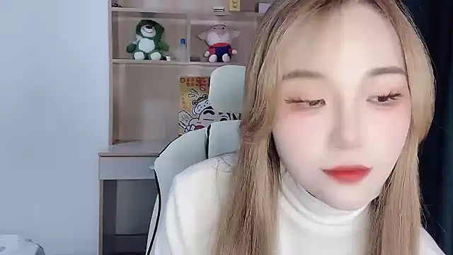 Snapshot of W-Sunflower chatting on 10-14-25, 05:41 W-Sunflower online show from 10-14-25, 05:41