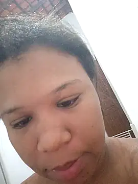 Snapshot of Milenvs chatting on 11-25-25, 10:04 Milenvs online show from 11-25-25, 10:04