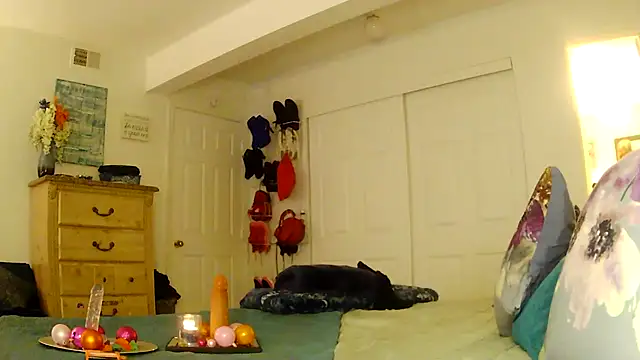 Ariasweetaspie online show from 12-16-25, 05:11