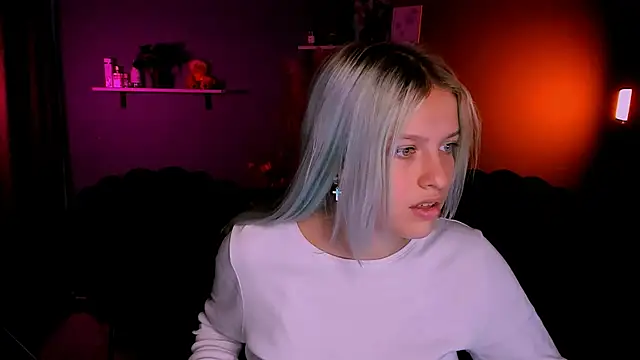 Snapshot of kaela_spell_ chatting on 10-17-25, 01:02 kaela spell  online show from 10-17-25, 01:02