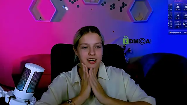 kaela spell  online show from 11-28-25, 04:40