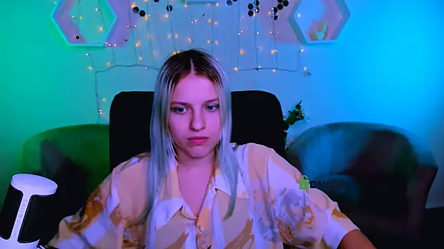 kaela spell  online show from 11-15-25, 01:20