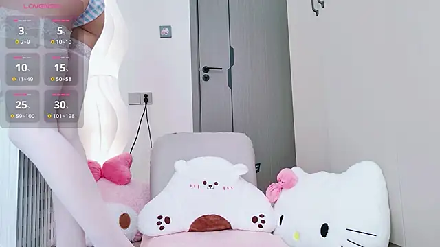 Snapshot of schoolgirl-nurse chatting on 02-07-26, 08:00 schoolgirl-nurse online show from 02-07-26, 08:00