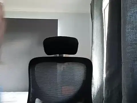 ZoeyJohnson online show from 05-17-26, 12:10