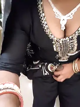 Snapshot of BellaxTrans chatting on 02-16-26, 08:57 BellaxTrans online show from 02-16-26, 08:57