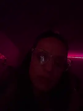 Snapshot of Texxaspearl chatting on 12-20-25, 08:06 Texxaspearl online show from 12-20-25, 08:06