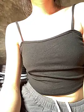 Snapshot of Bella_sexy98 chatting on 10-11-25, 03:29 Bella sexy98 online show from 10-11-25, 03:29