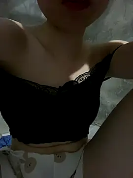 Snapshot of Bella_sexy98 chatting on 10-01-25, 02:32 Bella sexy98 online show from 10-01-25, 02:32
