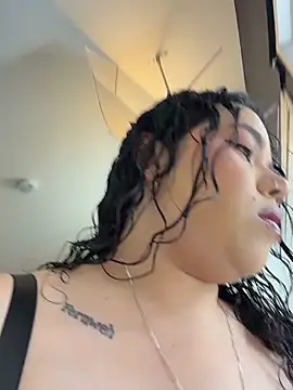 Snapshot of krisstenSantos chatting on 03-02-26, 01:40 krisstenSantos online show from 03-02-26, 01:40