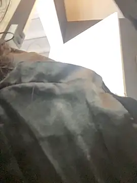 krisstenSantos online show from 10-29-25, 12:26