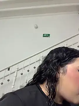 Snapshot of krisstenSantos chatting on 02-28-26, 02:39 krisstenSantos online show from 02-28-26, 02:39