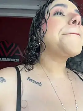 Snapshot of krisstenSantos chatting on 02-20-26, 01:35 krisstenSantos online show from 02-20-26, 01:35