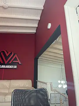 Snapshot of krisstenSantos chatting on 02-14-26, 01:55 krisstenSantos online show from 02-14-26, 01:55