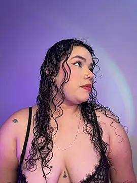 krisstenSantos online show from 04-07-26, 01:46