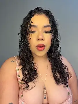 Snapshot of krisstenSantos chatting on 02-07-26, 01:41 krisstenSantos online show from 02-07-26, 01:41