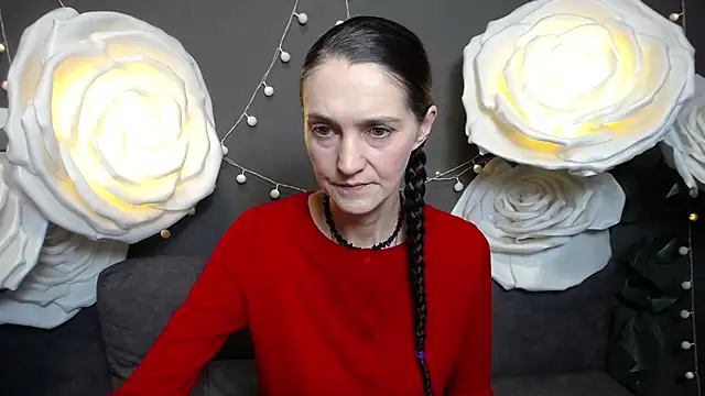 TayaFinch online show from 11-17-25, 01:15