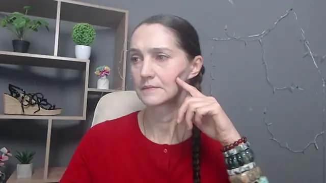 TayaFinch online show from 11-26-25, 01:33