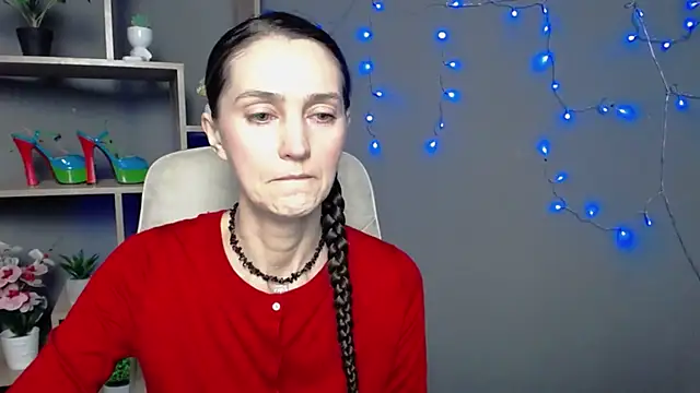 TayaFinch online show from 11-18-25, 01:14