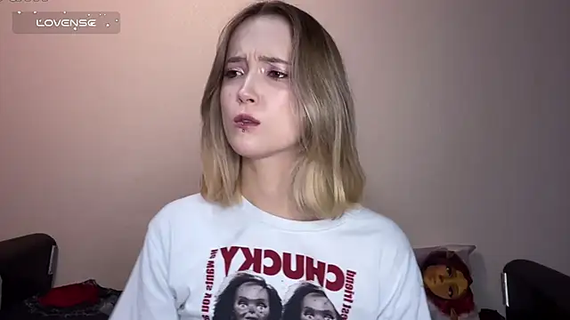 Snapshot of SoftcoreAlly chatting on 10-14-25, 04:18 SoftcoreAlly online show from 10-14-25, 04:18