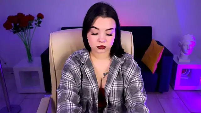 leslierowe  online show from 09-18-25, 12:08