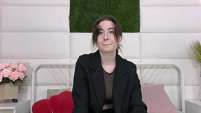 Snapshot of LilithLane chatting on 10-10-25, 03:24 LilithLane online show from 10-10-25, 03:24