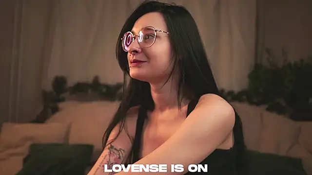 Snapshot of DarcyAspacio chatting on 01-16-26, 11:25 DarcyAspacio online show from 01-16-26, 11:25