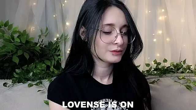 Snapshot of DarcyAspacio chatting on 02-12-26, 11:43 DarcyAspacio online show from 02-12-26, 11:43