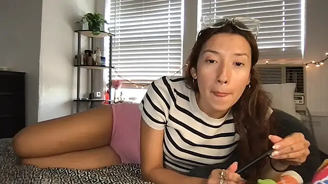 Snapshot of yoursweetestlilly chatting on 09-21-25, 11:32 yoursweetestlilly online show from 09-21-25, 11:32