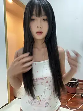 Snapshot of qiqi_x chatting on 05-04-26, 02:20 qiqi x online show from 05-04-26, 02:20