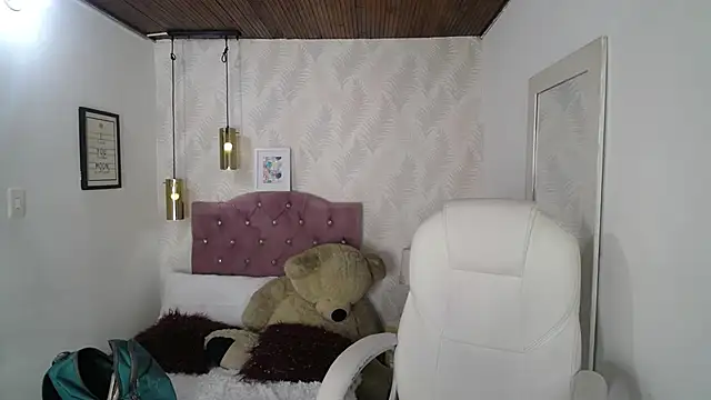 alllyson  online show from 01-12-26, 07:31