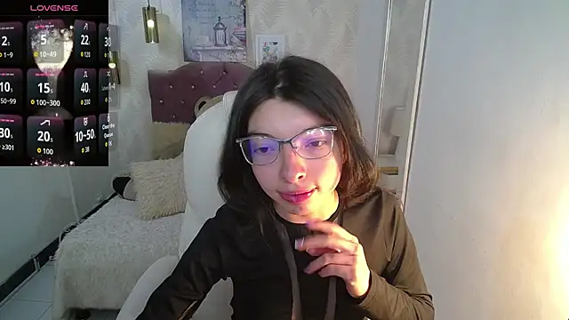 alllyson  online show from 11-10-25, 07:19