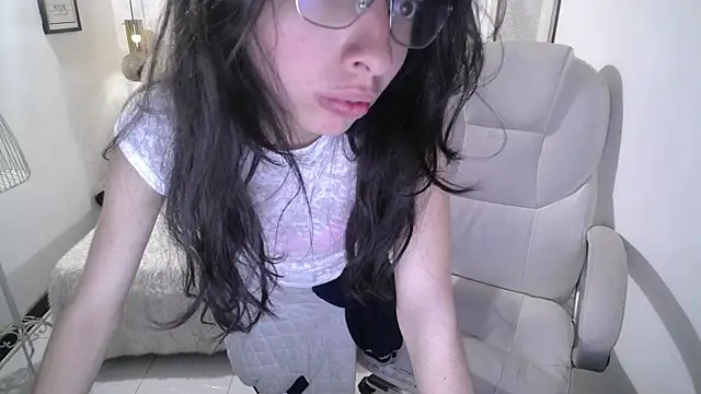 alllyson  online show from 12-22-25, 08:09