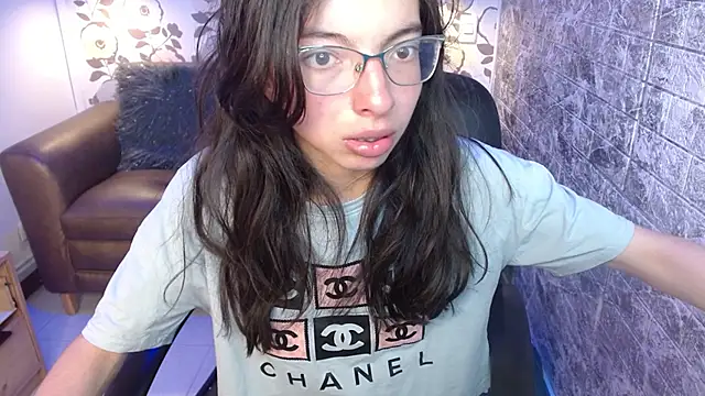 alllyson  online show from 09-19-25, 07:51