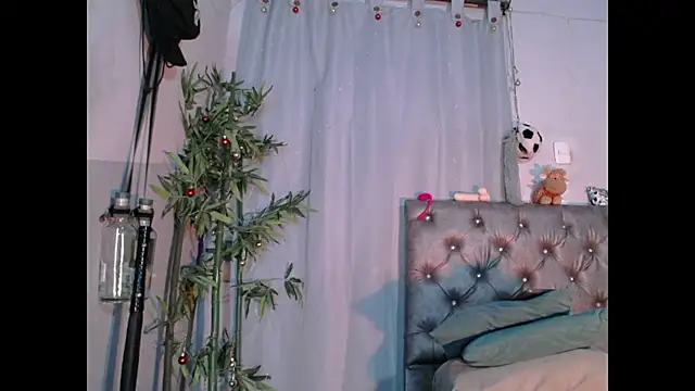 Snapshot of Jamadoll66 chatting on 12-21-25, 07:43 Jamadoll66 online show from 12-21-25, 07:43