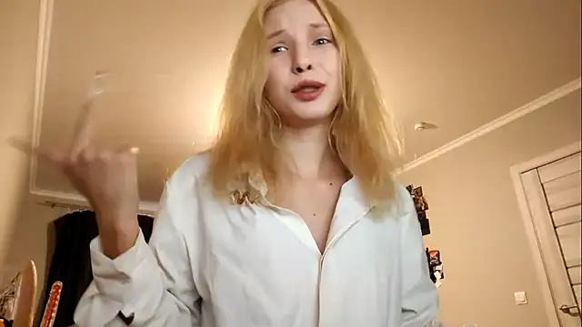 Fafa Fluff online show from 09-26-25, 03:19