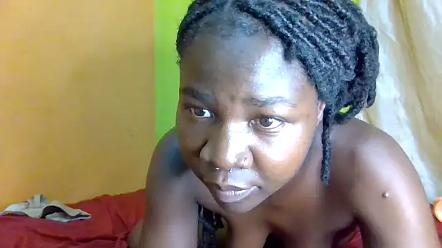 Snapshot of Lustinah chatting on 10-14-25, 12:11 Lustinah online show from 10-14-25, 12:11