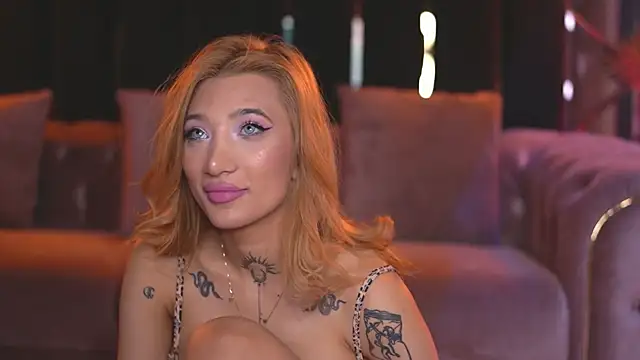 Snapshot of SiennaJayden chatting on 05-11-26, 06:04 SiennaJayden online show from 05-11-26, 06:04