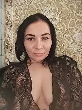 Snapshot of Mia24Blove chatting on 05-28-26, 11:05 Mia24Blove online show from 05-28-26, 11:05