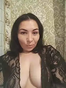 Snapshot of Mia24Blove chatting on 06-14-26, 02:40 Mia24Blove online show from 06-14-26, 02:40