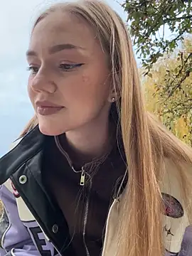 MilaMoone online show from 11-13-25, 01:15