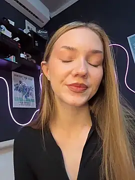 Snapshot of MilaMoone chatting on 03-01-26, 11:10 MilaMoone online show from 03-01-26, 11:10