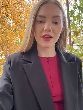 MilaMoone online show from 10-24-25, 11:09