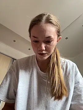 Snapshot of MilaMoone chatting on 02-13-26, 10:59 MilaMoone online show from 02-13-26, 10:59