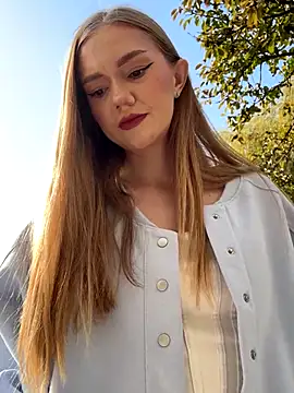 MilaMoone online show from 11-08-25, 11:25