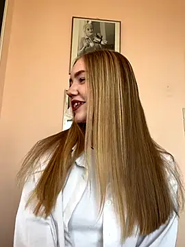 MilaMoone online show from 09-24-25, 11:39