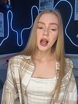 MilaMoone online show from 10-30-25, 10:46